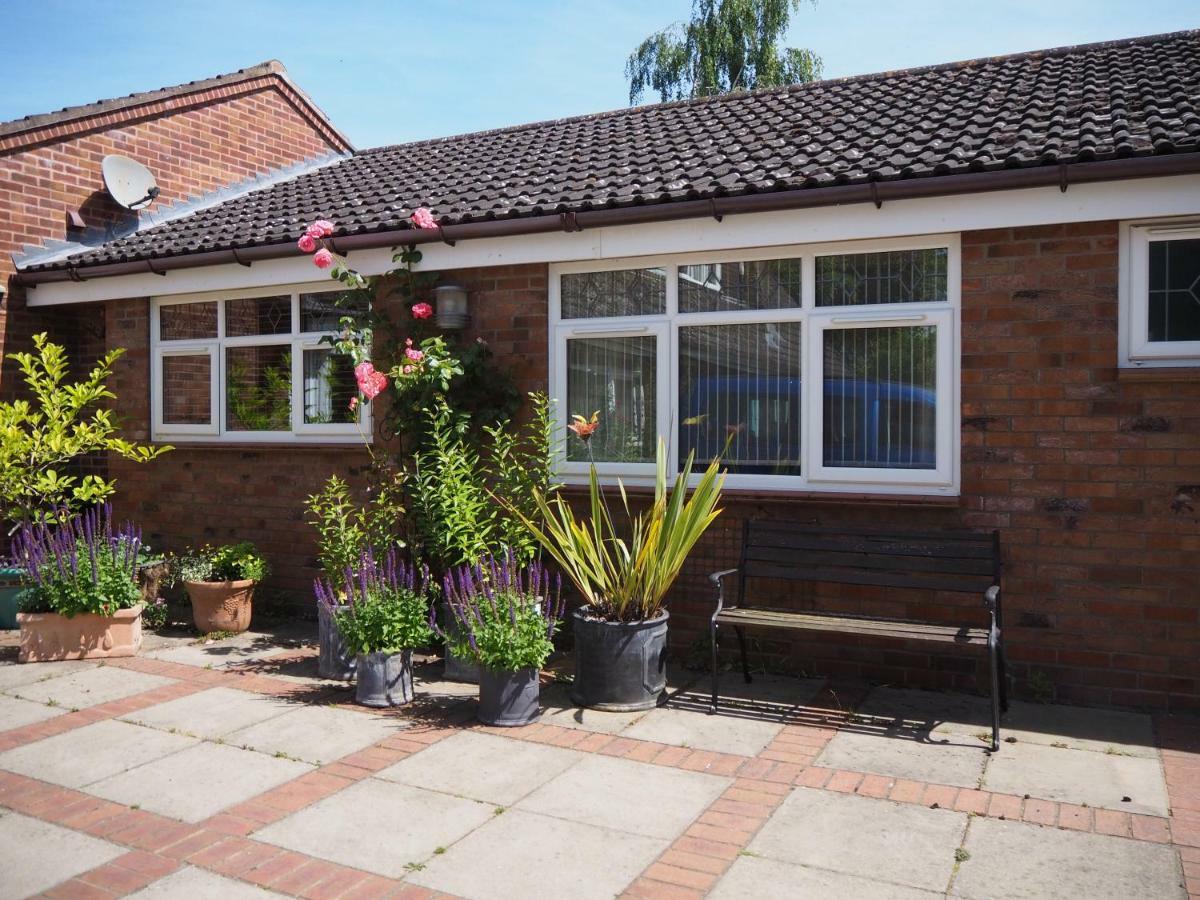 Surlingham Lodge Garden Cottage In Rspb Village Near Norwich Ngoại thất bức ảnh